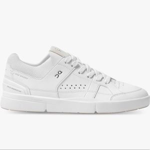 ON The Roger Clubhouse White Sneakers 7.5